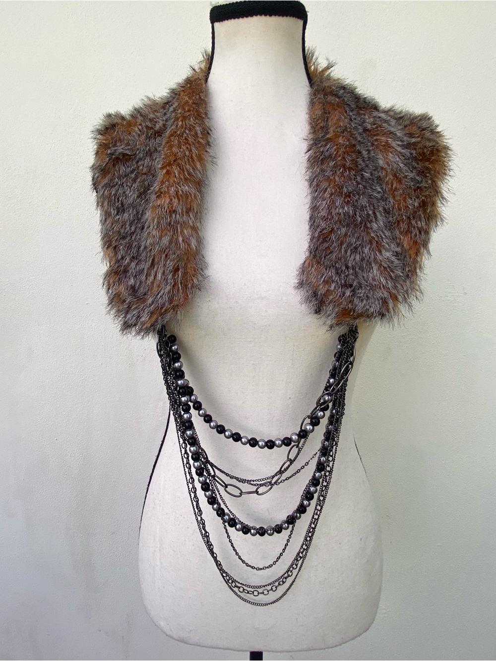 Y2K EURO Supertrash Faux Fox Fur & Pearl Chain Collar Stope Necklace One Size
